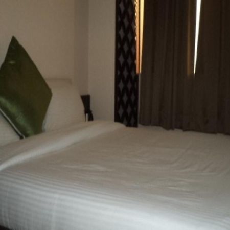 Hotel R K International Lucknow Exteriör bild