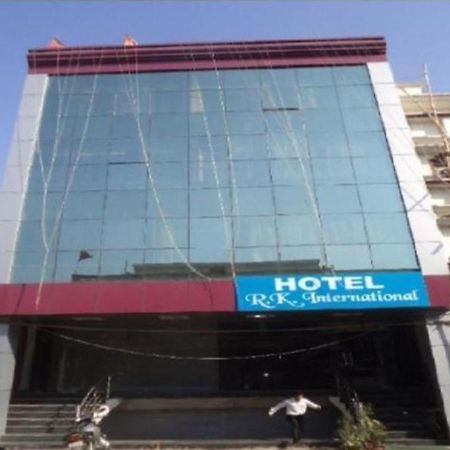 Hotel R K International Lucknow Exteriör bild