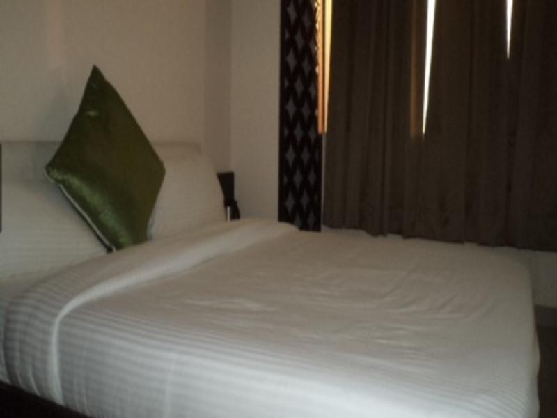 Hotel R K International Lucknow Exteriör bild